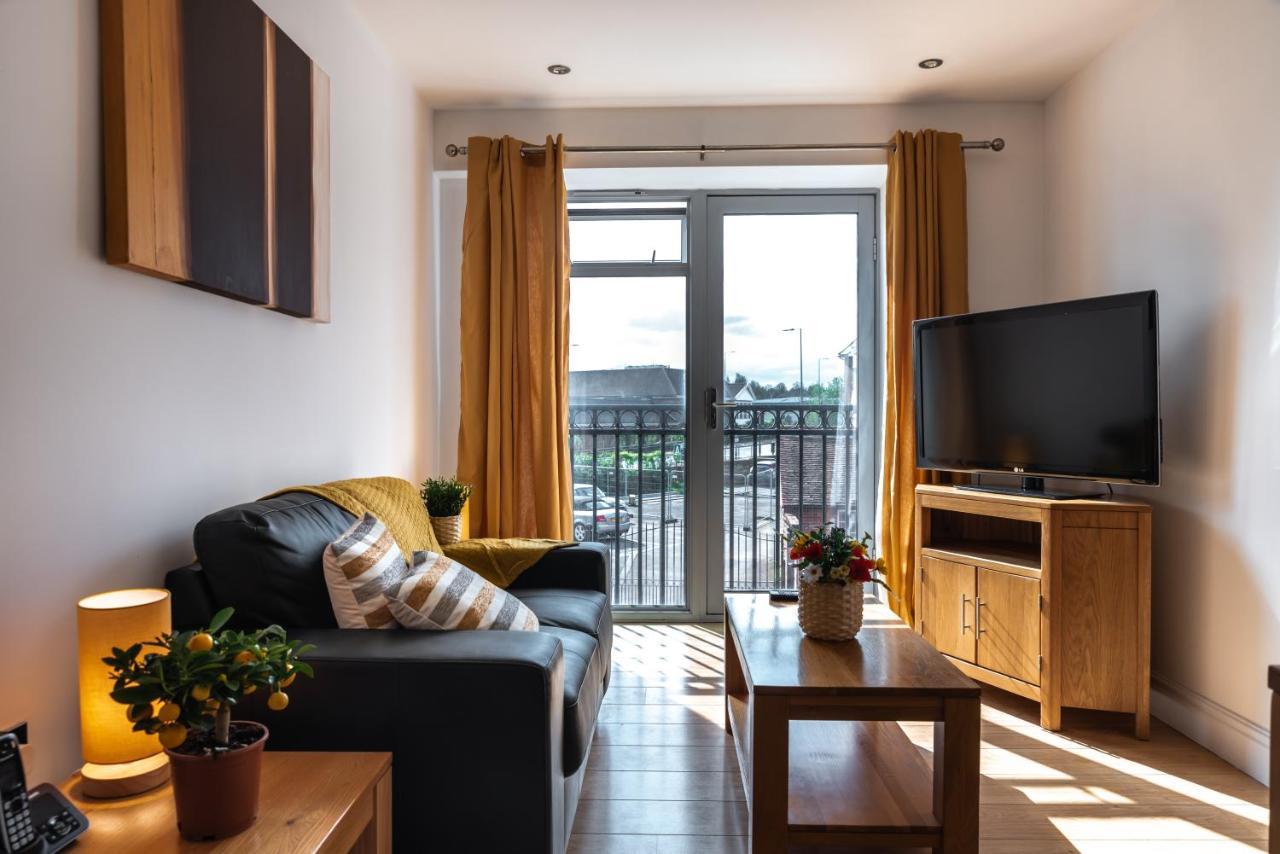 The Old Library - Modern Apartment With Rooftop Terrace Near The Train Station Newbury  Exterior photo