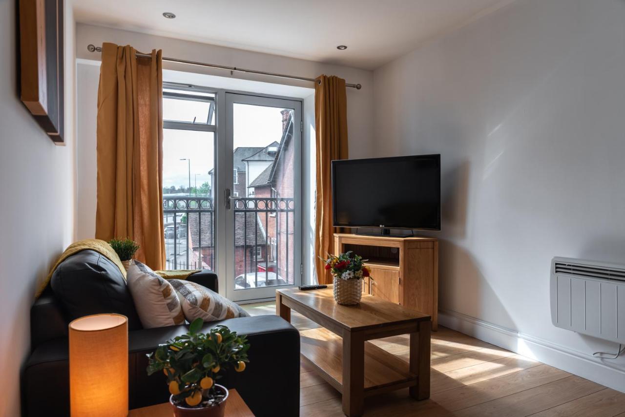 The Old Library - Modern Apartment With Rooftop Terrace Near The Train Station Newbury  Exterior photo