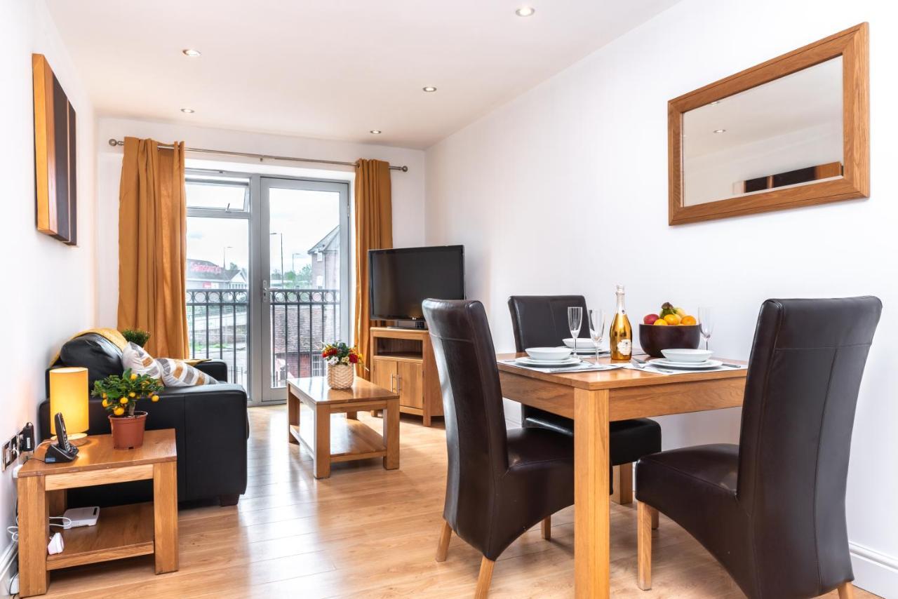 The Old Library - Modern Apartment With Rooftop Terrace Near The Train Station Newbury  Exterior photo