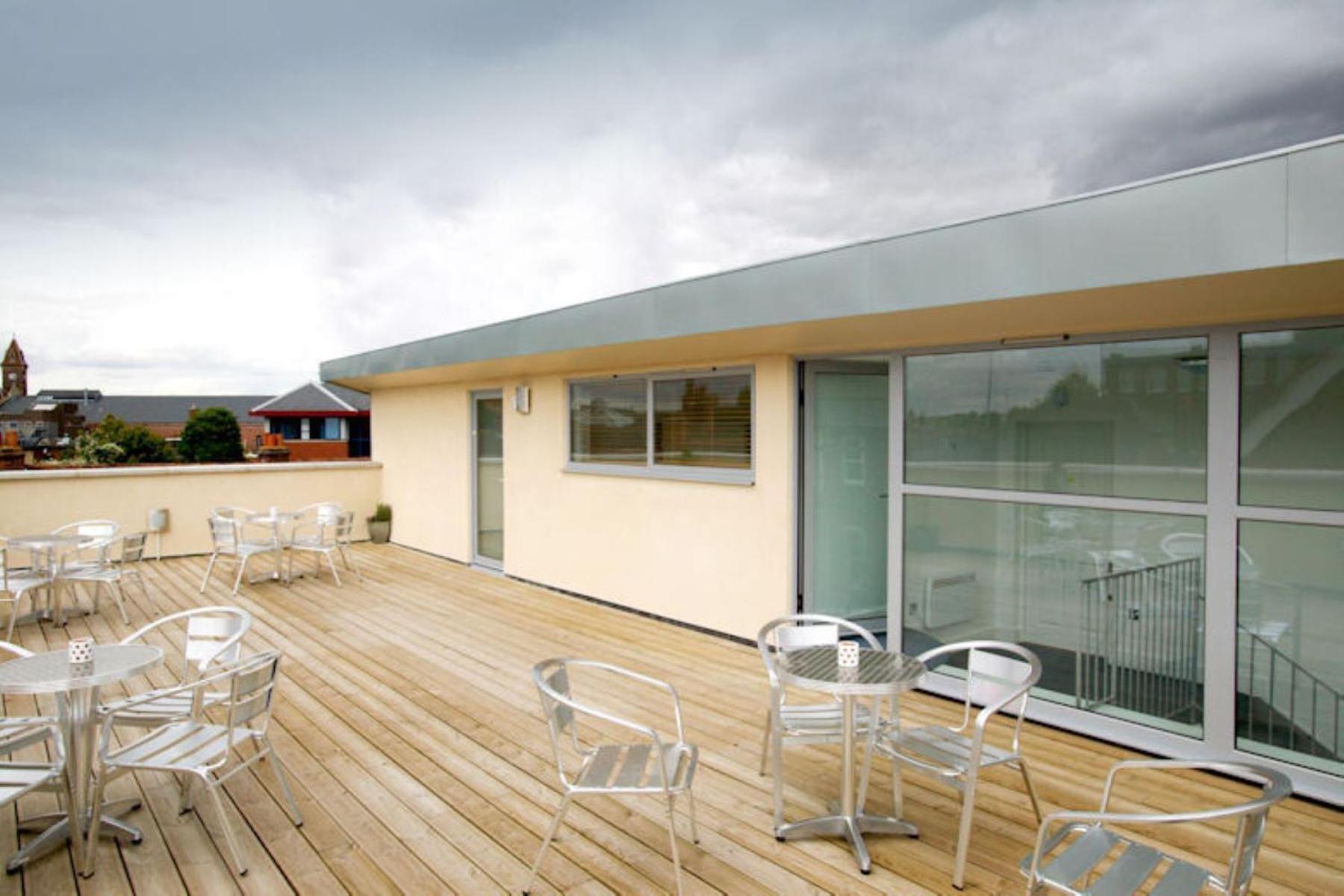 The Old Library - Modern Apartment With Rooftop Terrace Near The Train Station Newbury  Exterior photo